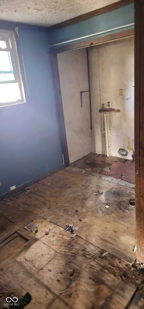 Alexandria, IN 46001,302 E 6th ST