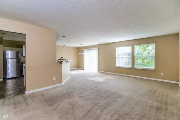 Indianapolis, IN 46235,5675 Glass Chimney LN