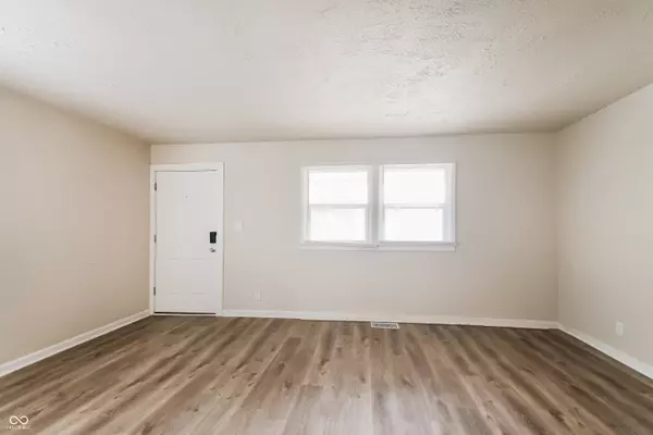 Indianapolis, IN 46226,8161 Schoen DR