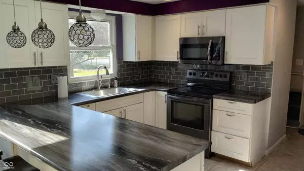 Carmel, IN 46033,11249 Woodcreek Dr