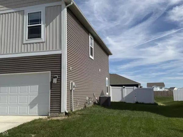 Shelbyville, IN 46176,2360 Larkspur LN