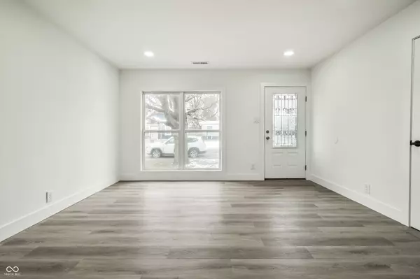 Indianapolis, IN 46205,4213 Kingsley DR