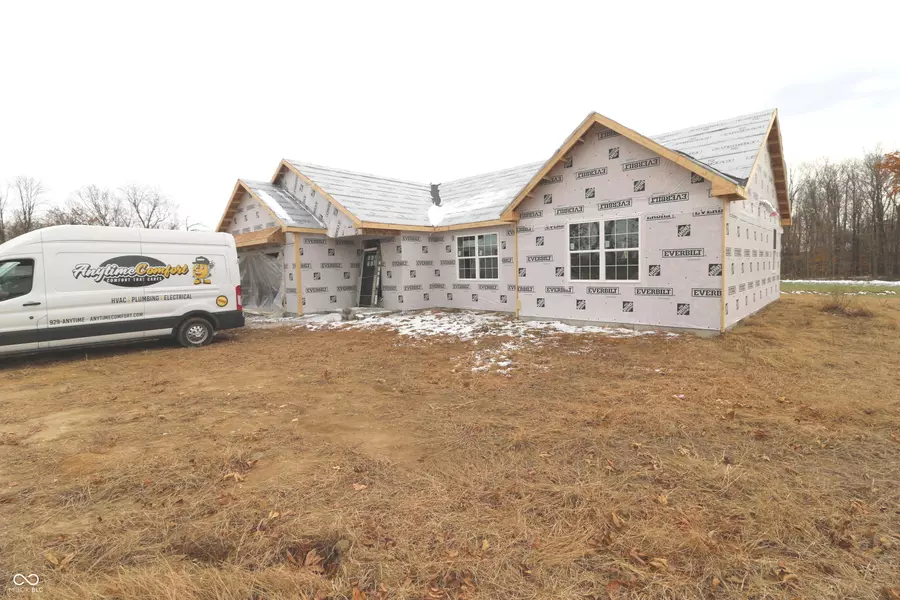 1608 S Layton Station RD, Veedersburg, IN 47987