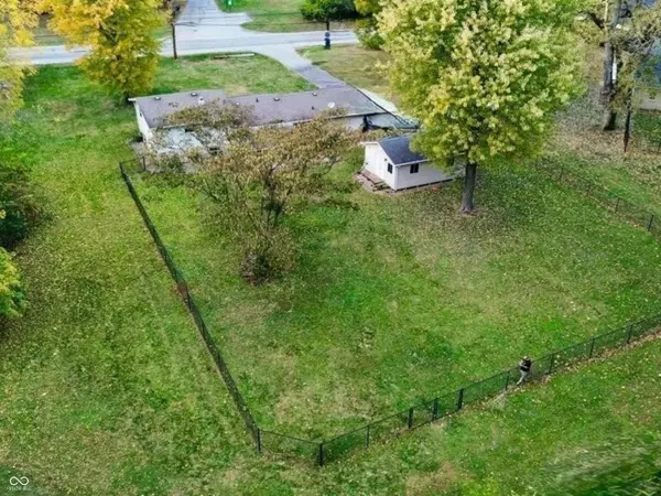 Indianapolis, IN 46217,7855 Bluff RD