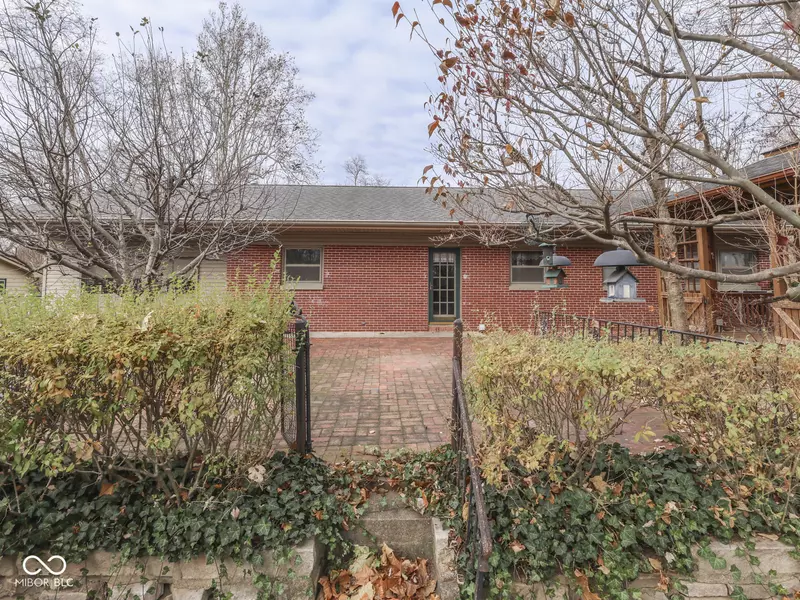 1752 Shady LN, Martinsville, IN 46151