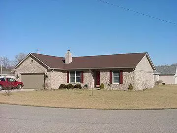 4 OAK ST, Roachdale, IN 46172