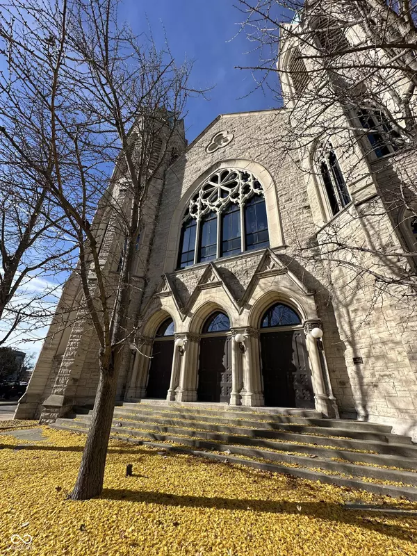 Indianapolis, IN 46204,802 N Meridian ST #204