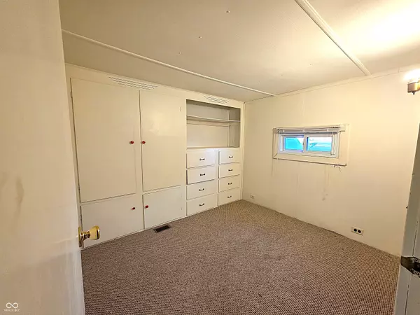 Sharpsville, IN 46068,621 N North ST