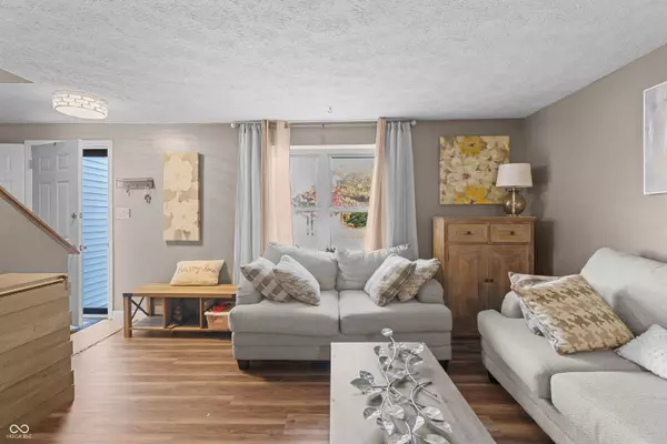 Indianapolis, IN 46229,922 Bremerton DR