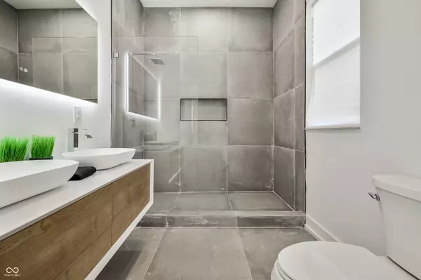 Indianapolis, IN 46225,1747 S Meridian ST