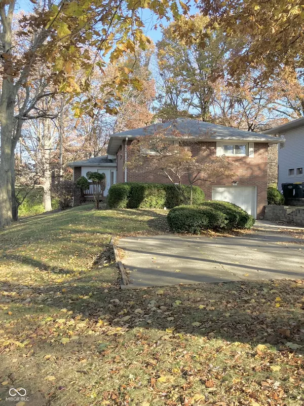 Anderson, IN 46012,802 Maplewood AVE