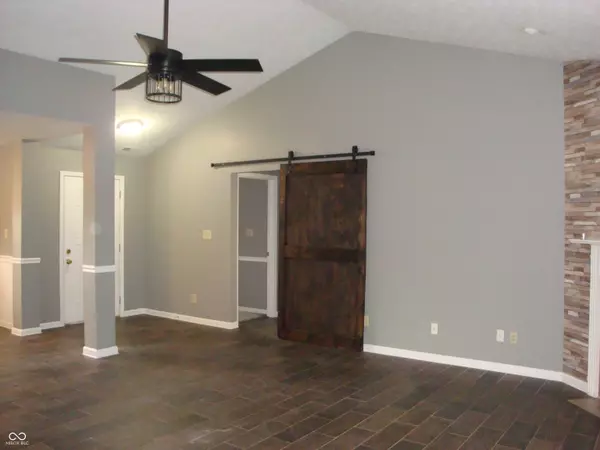 Indianapolis, IN 46237,5658 Buck Pond CT