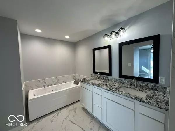 Scottsburg, IN 47170,544 E Hilltop DR