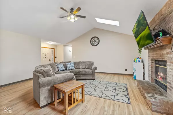 Greenwood, IN 46143,848 Cypress N