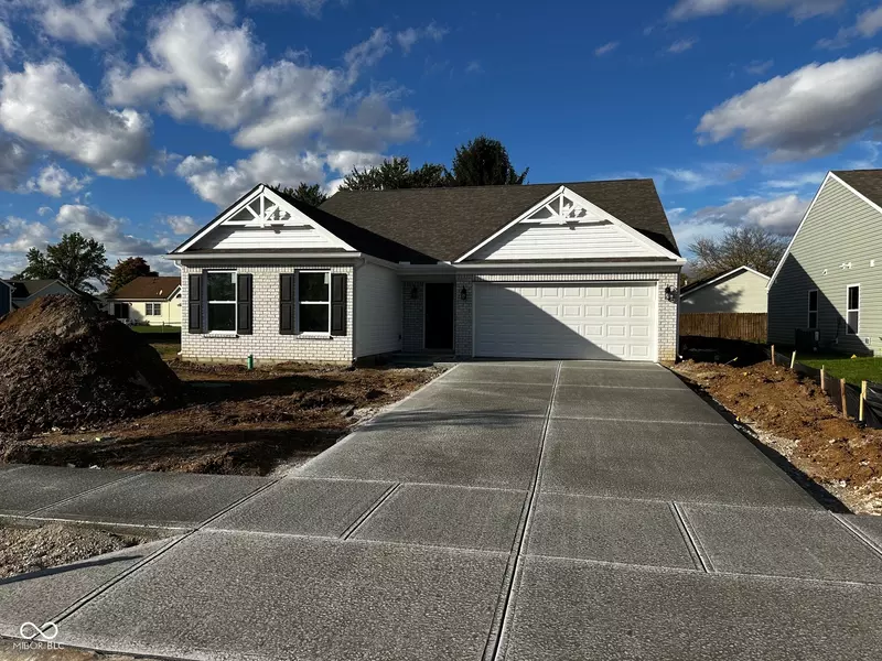 3748 Berkdale DR, Columbus, IN 47203