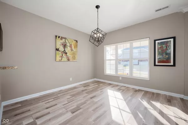 Westfield, IN 46074,1204 Middlebury DR