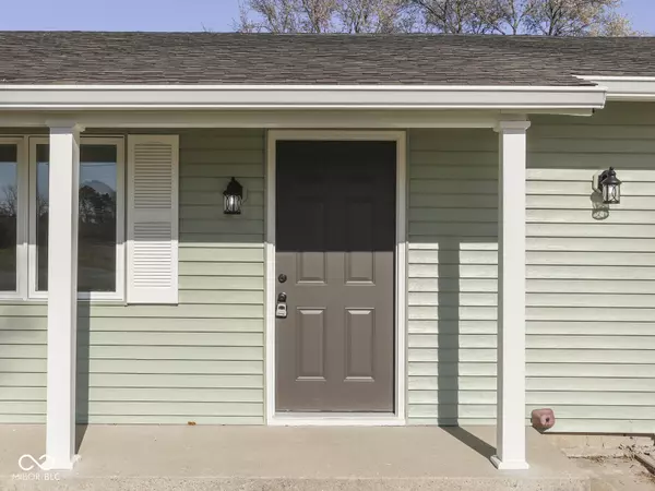 Indianapolis, IN 46237,4124 Shelbyville RD