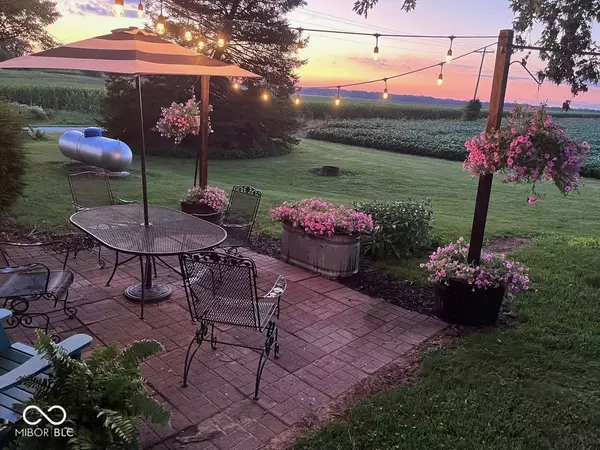 Center Point, IN 47840,1915 S County Road 100 E