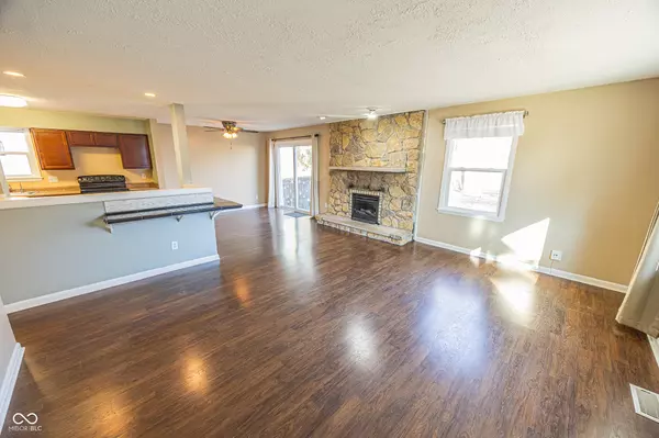 Indianapolis, IN 46240,1722 E 72nd ST