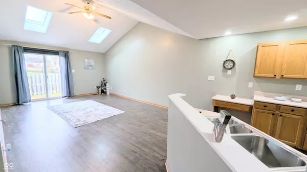 Whiteland, IN 46184,42 Grassyway CT