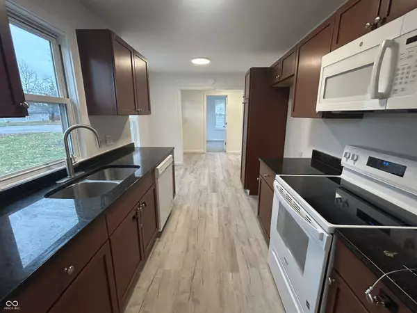 Indianapolis, IN 46205,3302 E 42nd ST