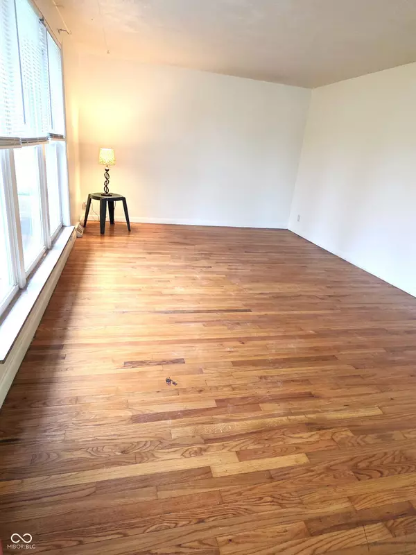 Carmel, IN 46280,10701 Broadway ST