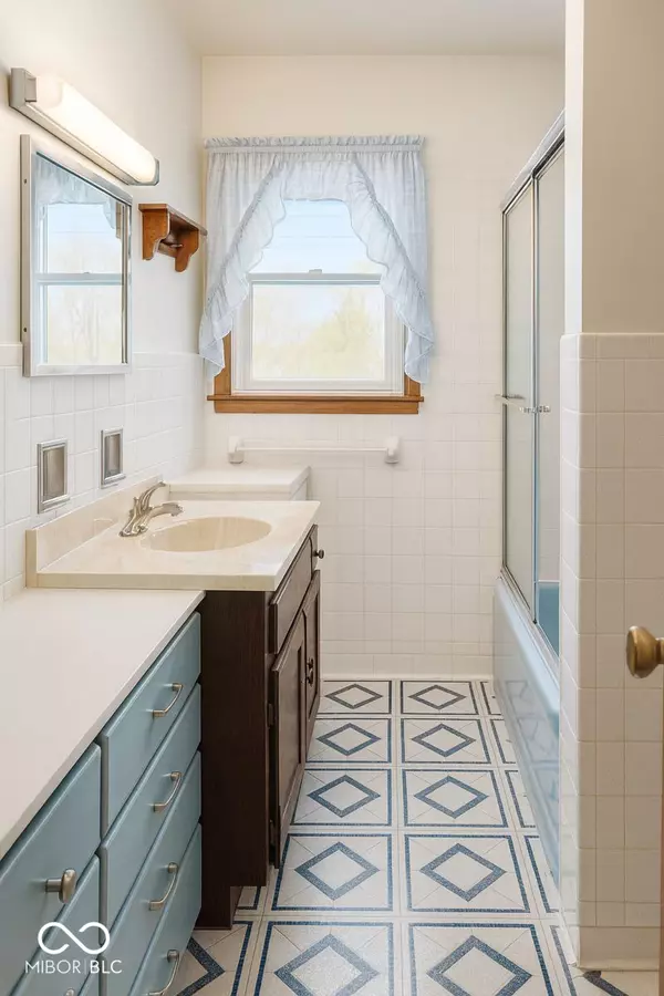 Bloomington, IN 47403,603 W Green RD