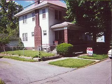 223 W 5th St, Rushville, IN 46173