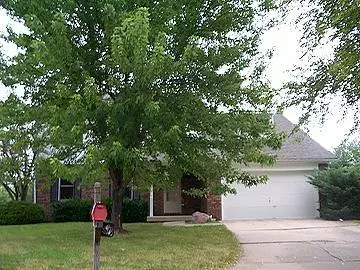 8832 DEER RUN CT, Indianapolis, IN 46256