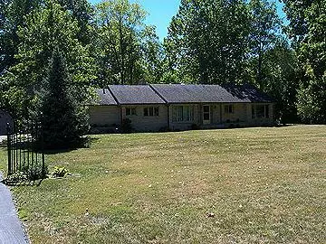9181 W Lake Dr, Elwood, IN 46036