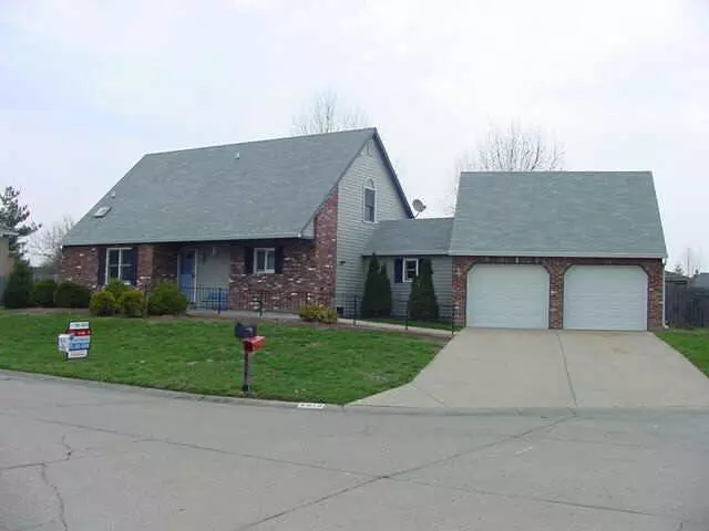 Indianapolis, IN 46217,8819 MEADOWRIDGE LN