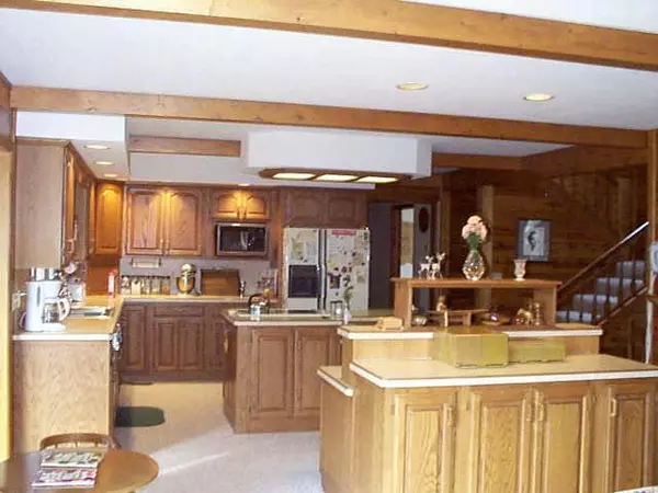 Nashville, IN 47448,576 Artist DR