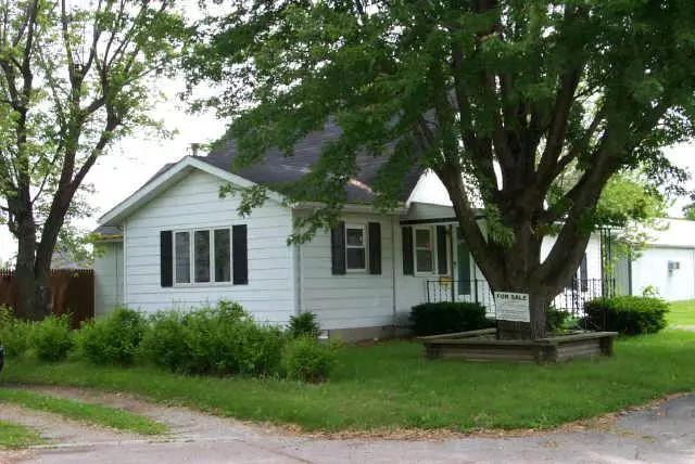 402 E 39th ST, Anderson, IN 46013