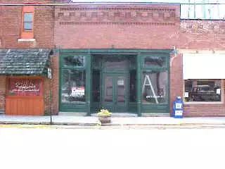 104 N Main St, Advance, IN 46102