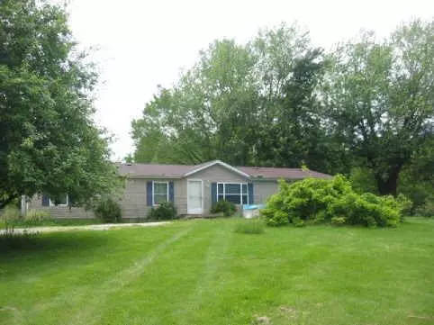 4538 Peoga RD, Trafalgar, IN 46181