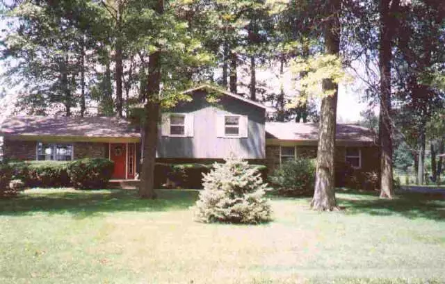 New Palestine, IN 46163,4816 W Oak DR