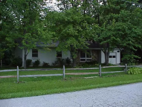 5775 Floyd Drive DR, Unionville, IN 47468