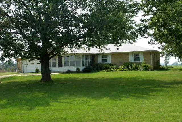 17209 N 200 East RD, Summitville, IN 46070