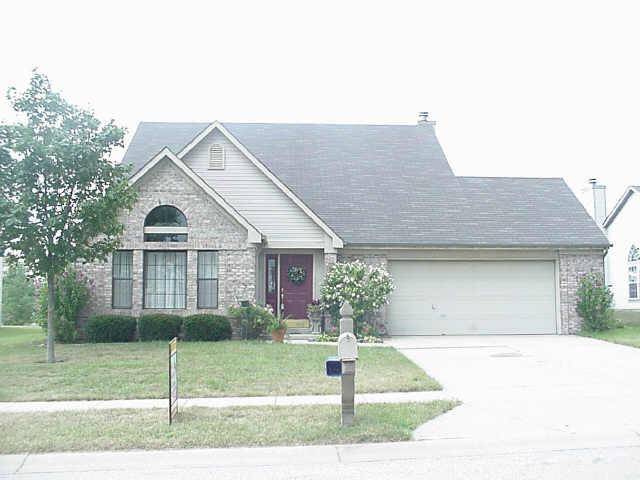 1237 Avalon CIR, Greenwood, IN 46142