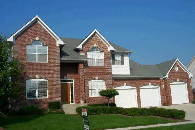 96 Hudson Bay LN, Greenwood, IN 46142