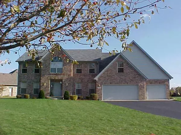 4141 S Surrey LN, New Palestine, IN 46163