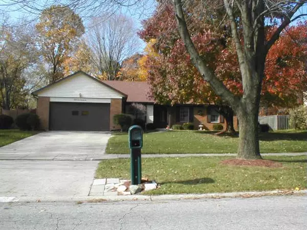 8126 Hoover LN, Indianapolis, IN 46260