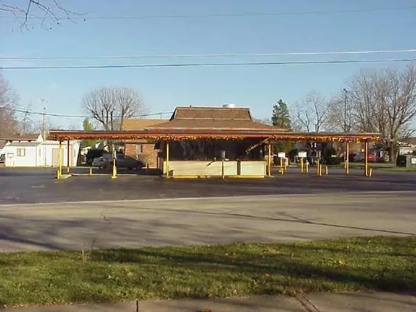 Greenfield, IN 46140,117 N Apple ST