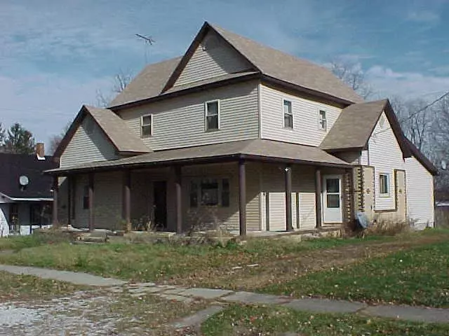 305 N Indiana ST, Roachdale, IN 46172