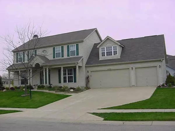 8535 Knoll XING, Fishers, IN 46038