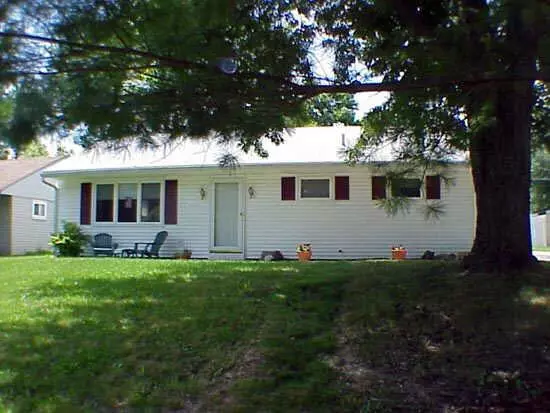 305 N Bittersweet LN, Muncie, IN 47304