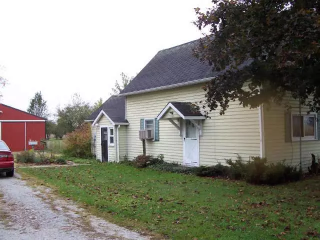 Elwood, IN 46036,689 N 600 E