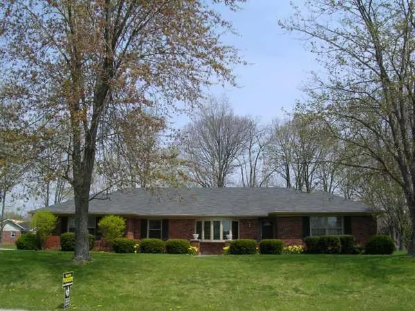 303 Pinedale DR, Avon, IN 46123