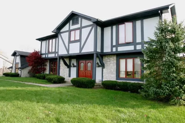 7401 W Ivy LN, New Palestine, IN 46163