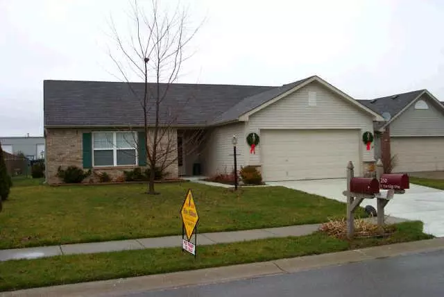 250 E Pine Ridge DR, Westfield, IN 46074